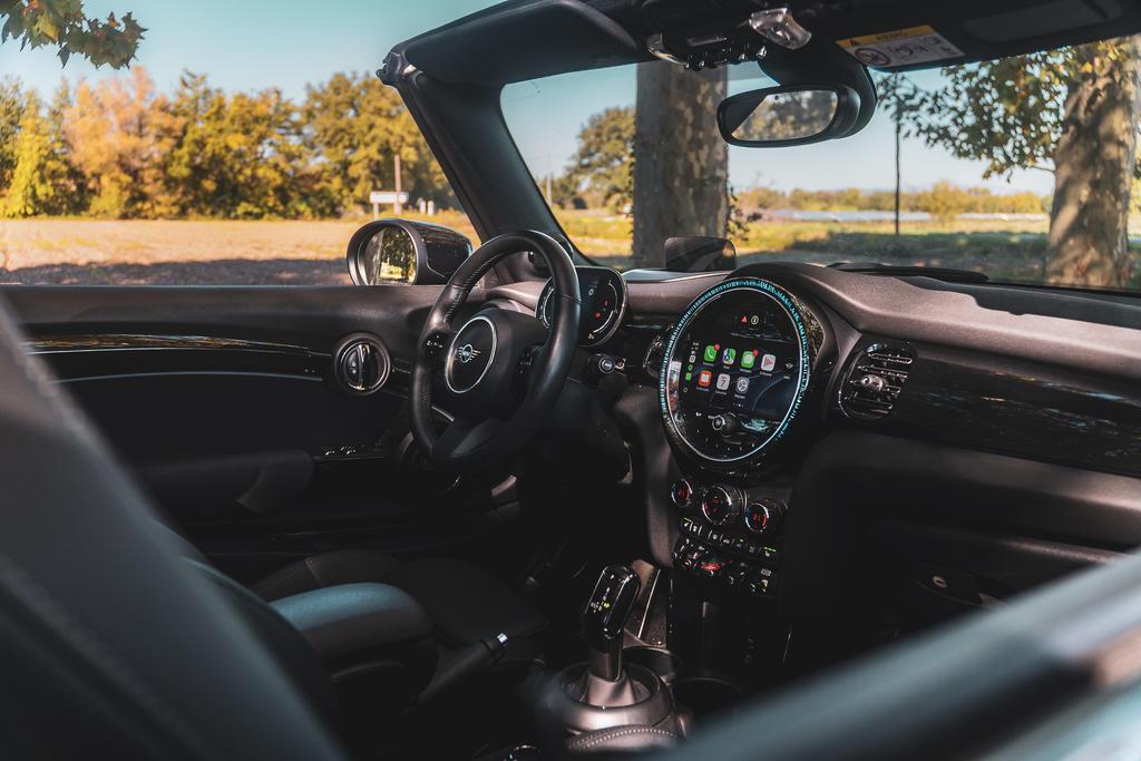 Mini Cabriolet F57