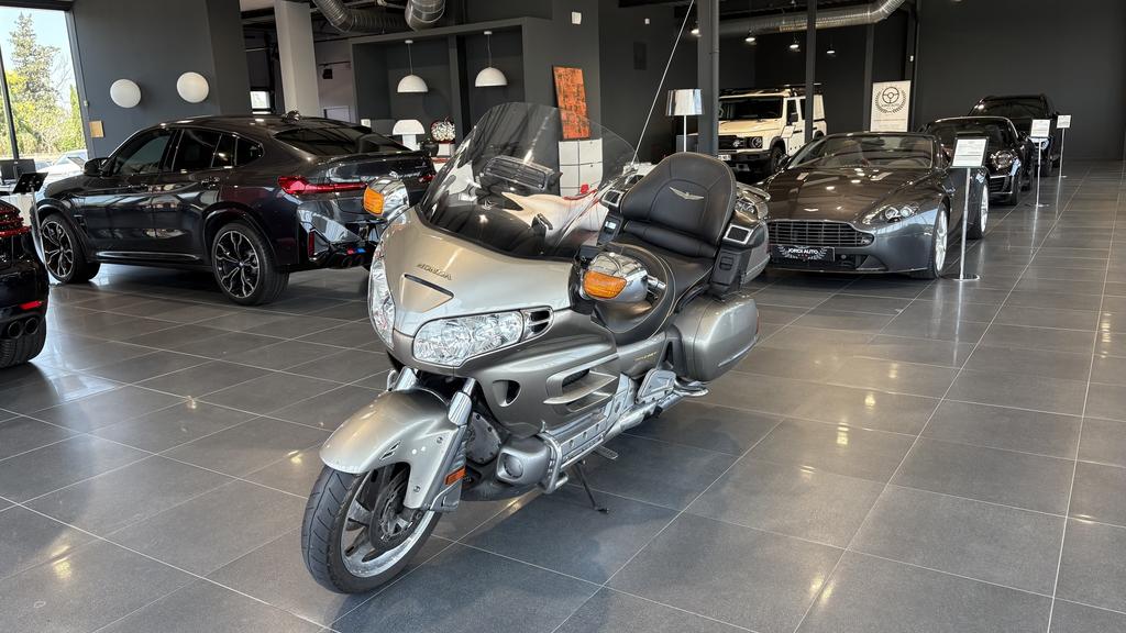 HONDA Goldwing