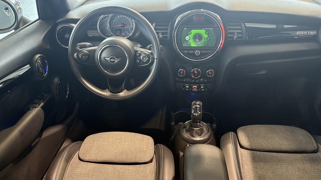 MINI COOPER F55