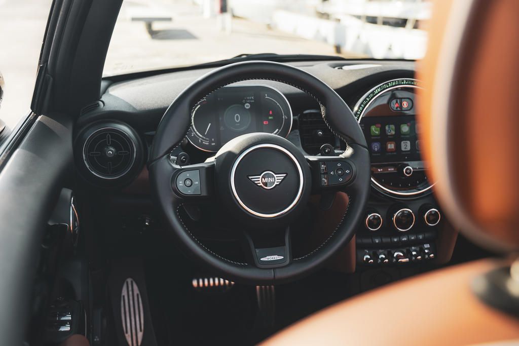 MINI CABRIOLET F57