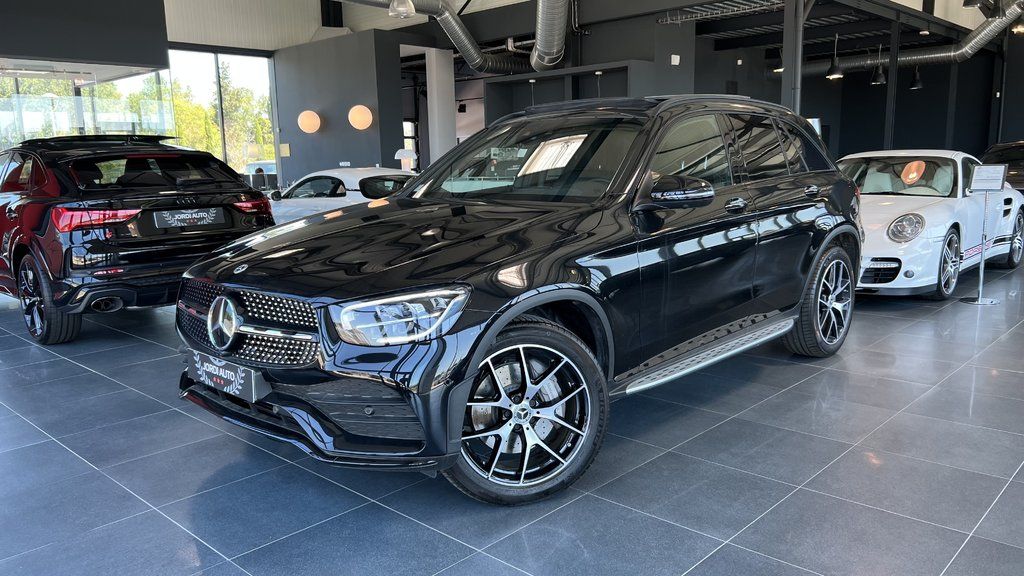 MERCEDES GLC 300 E AMG Line 