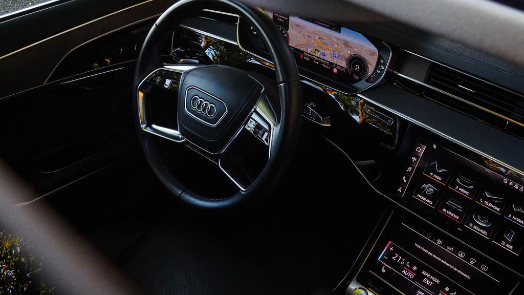 AUDI A8