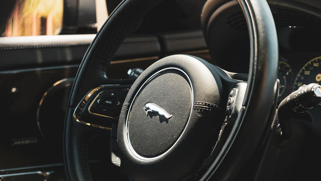 JAGUAR XJ