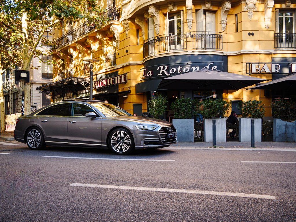AUDI A8